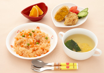 清島食品の給⾷